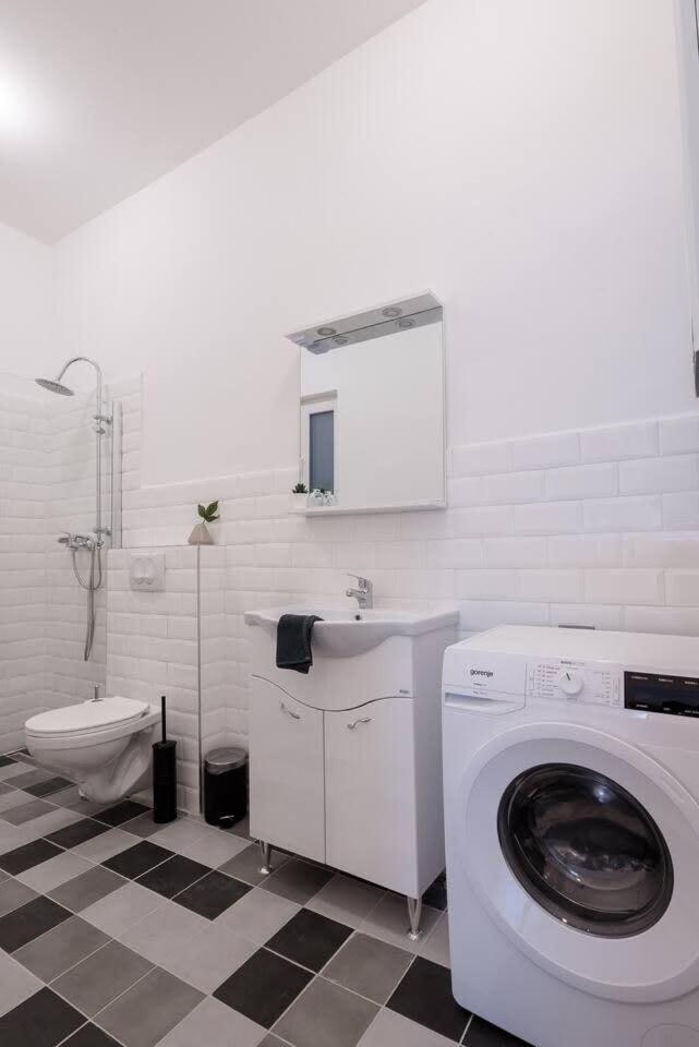 Apartment Brand New And Modern Budapest