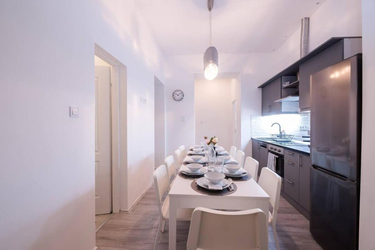 Brand New And Modern Apartment Budapest